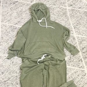 Aerie vintage green sweatshirt and sweatpants